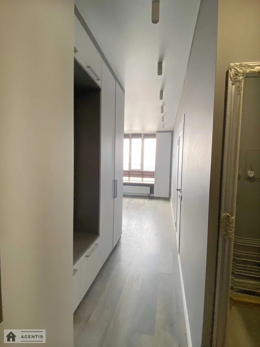 Сдам квартиру 1 комната, 36 m², 17 эт./25 этажей. 58, Каховская 58, Киев. 