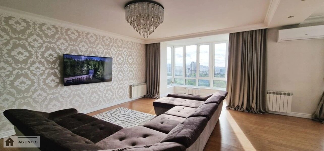 Сдам квартиру 3 комнаты, 120 m², 19 эт./20 этажей. 39, Романа Ратушного вул. (Волгоградська), Киев. 