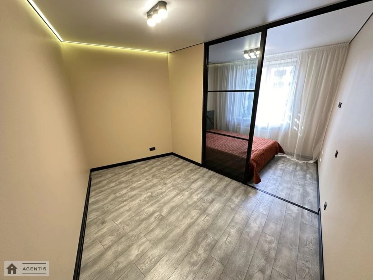 Сдам квартиру 1 комната, 45 m², 4 эт./11 этажей. Героїв небесної сотні , Софиевская Борщаговка. 