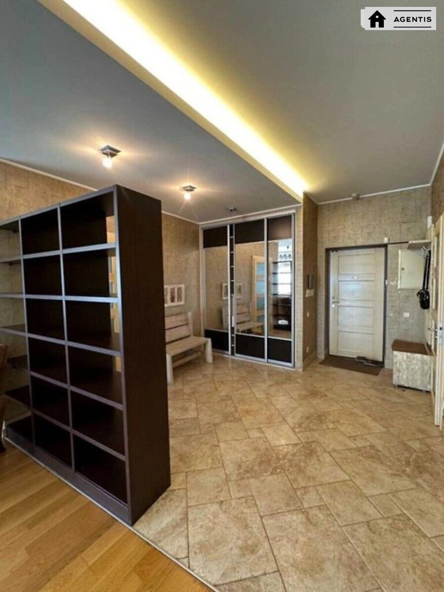 Сдам квартиру 3 комнаты, 150 m², 14 эт./22 этажа. 10, Юрія Іллєнка вул. (Мельникова), Киев. 