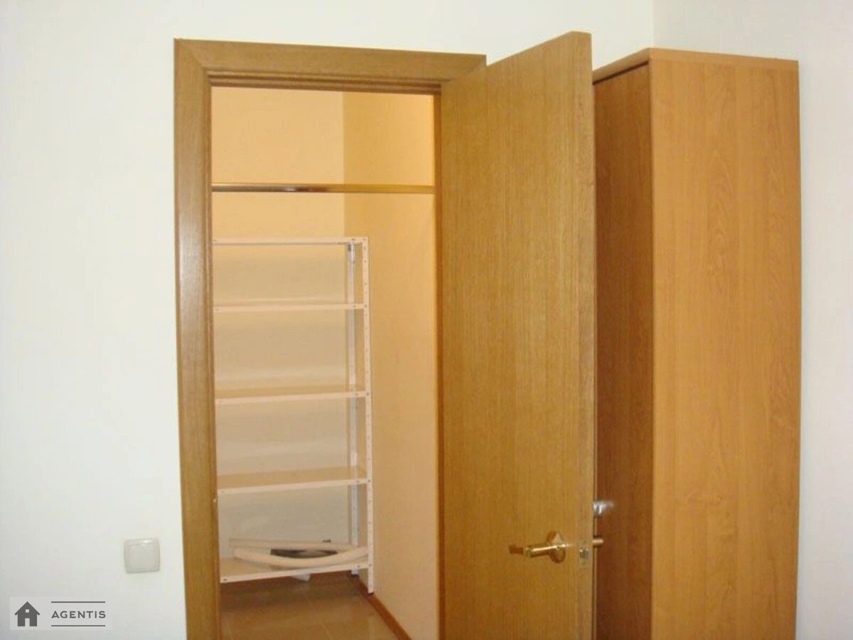 Здам квартиру 1 кімната, 55 m², 18 пов./22 поверхи. 16, Урлівська 16, Київ. 