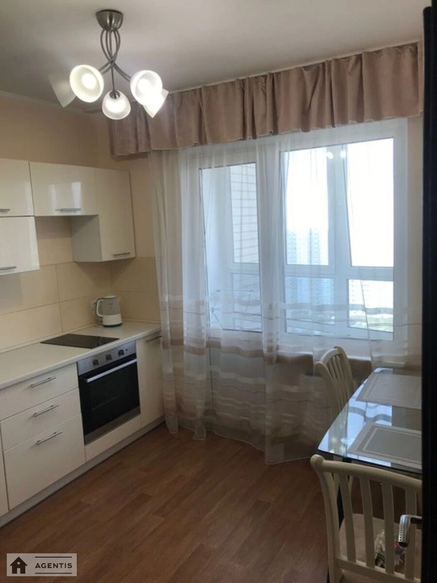 Сдам квартиру 1 комната, 38 m², 20 эт./25 этажей. Єлизавети Чавдар вул., Киев. 