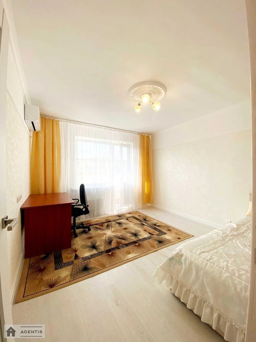 Apartment for rent 1 room, 36 m², 9th fl./9 floors. 5, Bratstva tarasivtsiv vul. Dekabrystiv, Kyiv. 