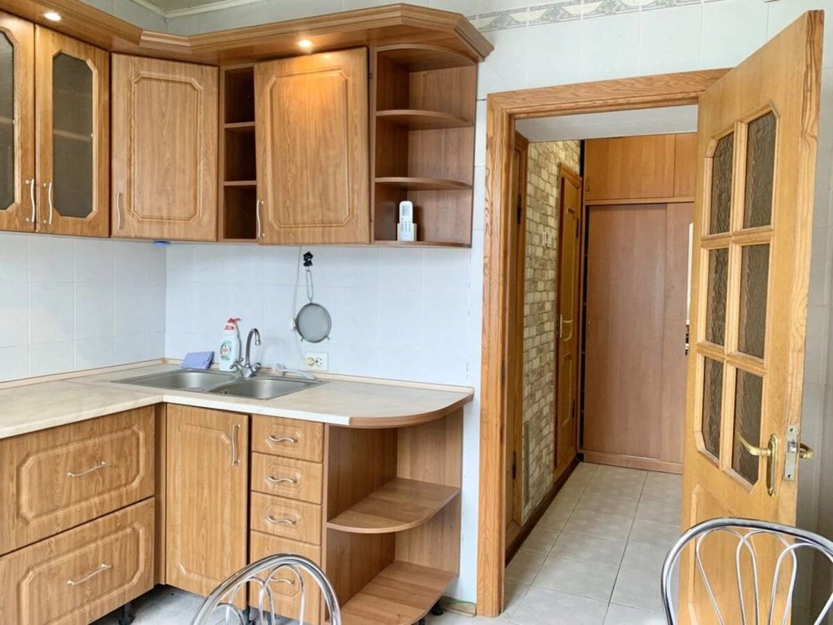 Apartment for rent 1 room, 35 m², 2nd fl./9 floors. 45, Geroyiv Dnipra 45, Kyiv. 