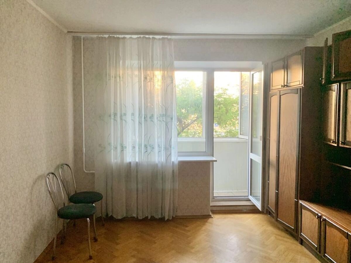 Apartment for rent 1 room, 35 m², 2nd fl./9 floors. 45, Geroyiv Dnipra 45, Kyiv. 