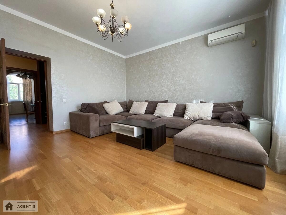 Apartment for rent 3 rooms, 90 m², 3rd fl./5 floors. 32, Yuriya Illyenka vul. Melnykova, Kyiv. 