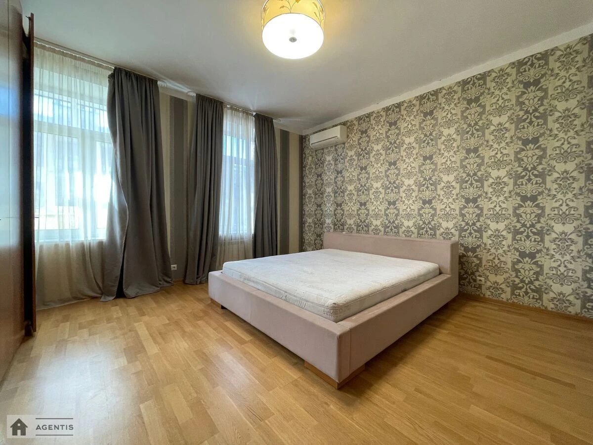 Apartment for rent 3 rooms, 90 m², 3rd fl./5 floors. 32, Yuriya Illyenka vul. Melnykova, Kyiv. 