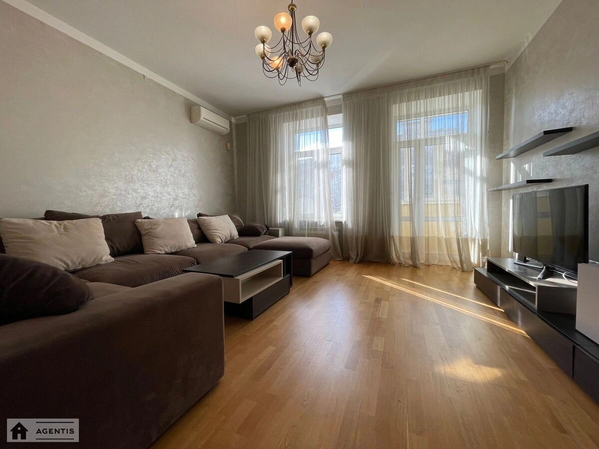 Сдам квартиру 3 комнаты, 90 m², 3 эт./5 этажей. 32, Юрія Іллєнка вул. (Мельникова), Киев. 