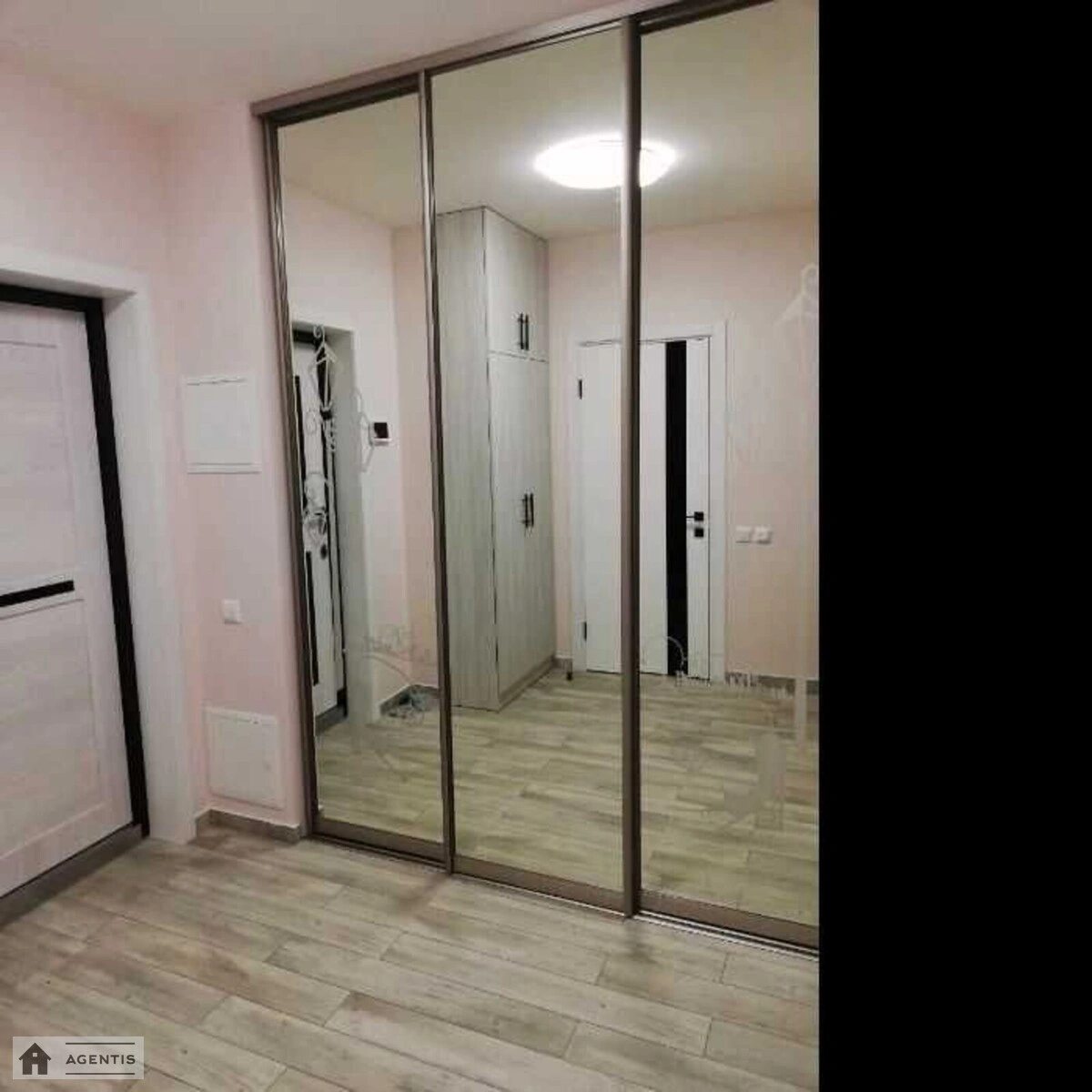 Здам квартиру 1 кімната, 52 m², 5 пов./15 поверхів. Драгоманова, Київ. 