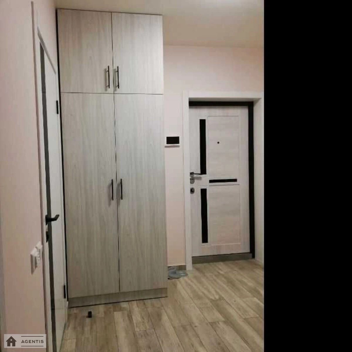 Здам квартиру 1 кімната, 52 m², 5 пов./15 поверхів. Драгоманова, Київ. 