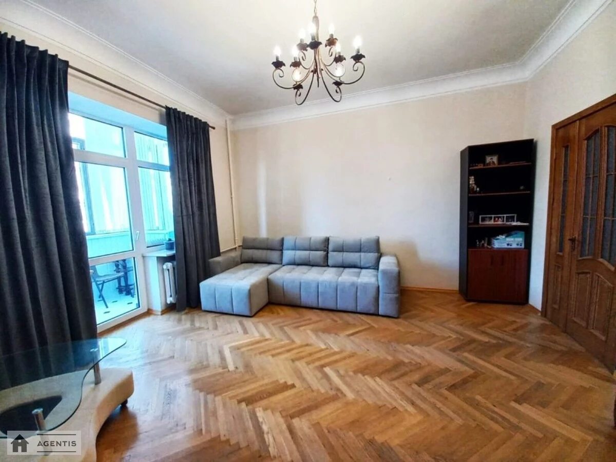 Сдам квартиру 3 комнаты, 90 m², 3 эт./6 этажей. 3, Івана Мазепи вул., Киев. 