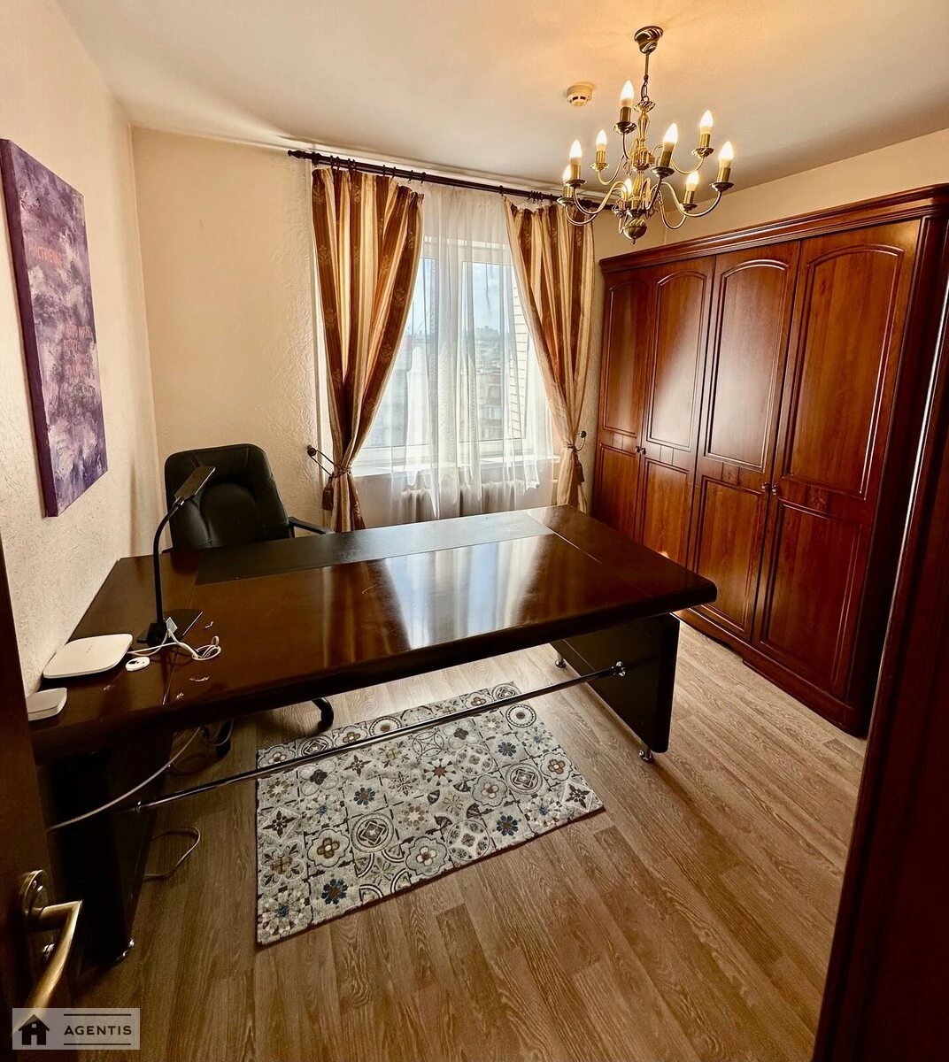 Сдам квартиру 2 комнаты, 65 m², 17 эт./22 этажа. 14, Феодосийский 14, Киев. 