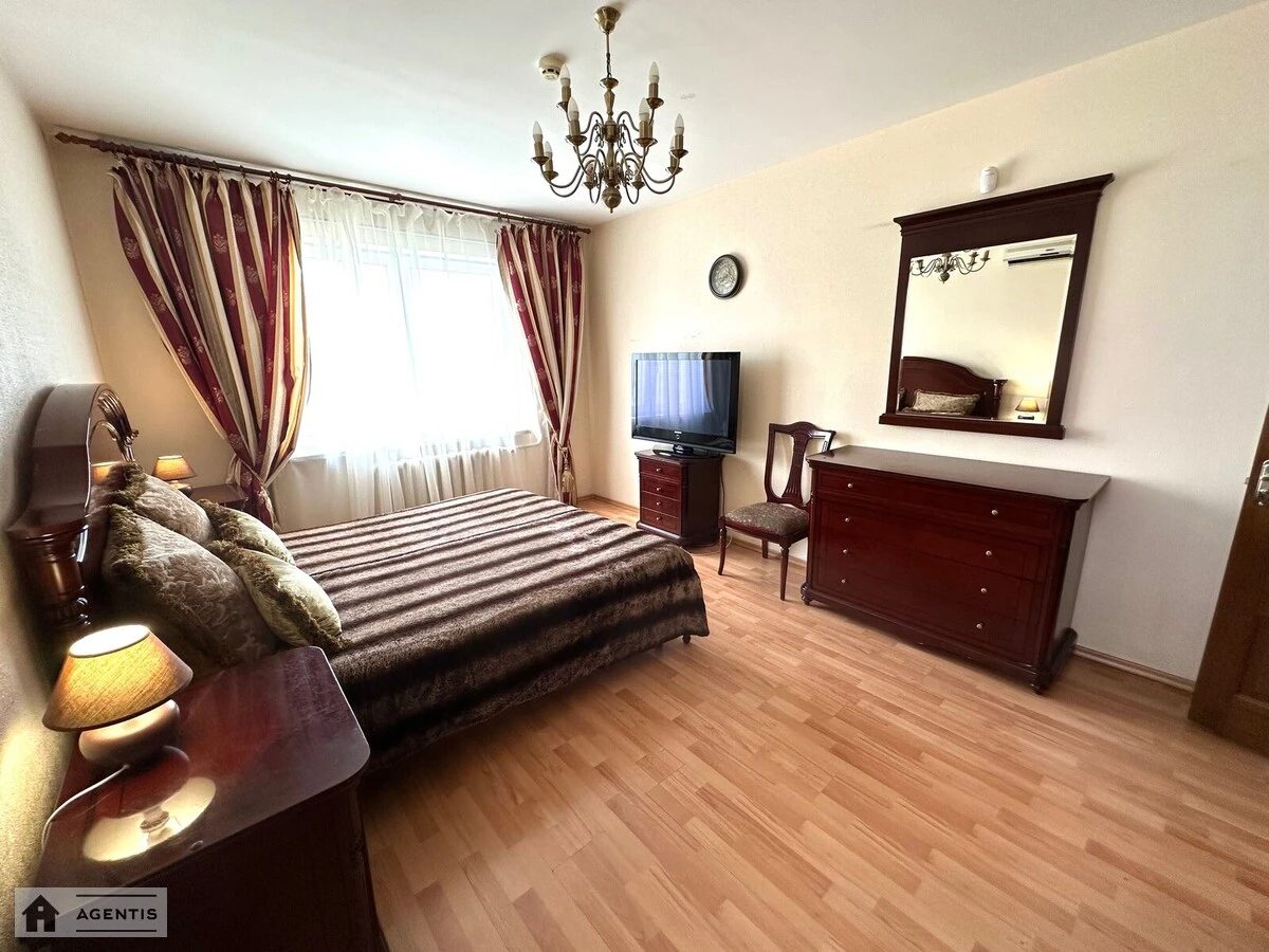 Apartment for rent 2 rooms, 65 m², 17th fl./22 floors. 14, Feodosiyskiy 14, Kyiv. 