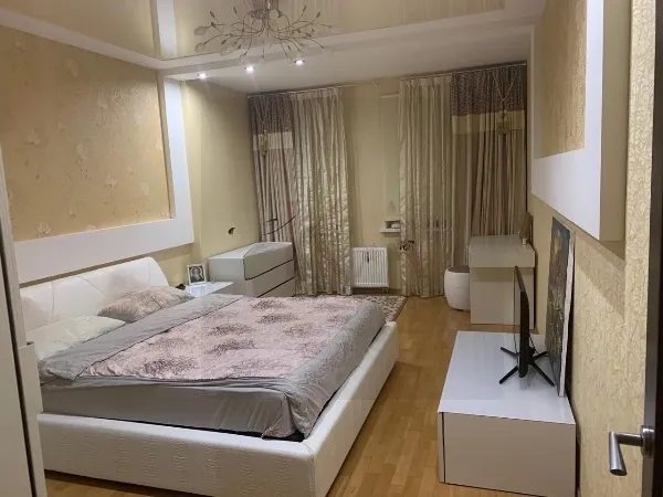 Сдам квартиру 3 комнаты, 91 m², 8 эт./23 этажа. 2, Олександра Мишуги вул., Киев. 