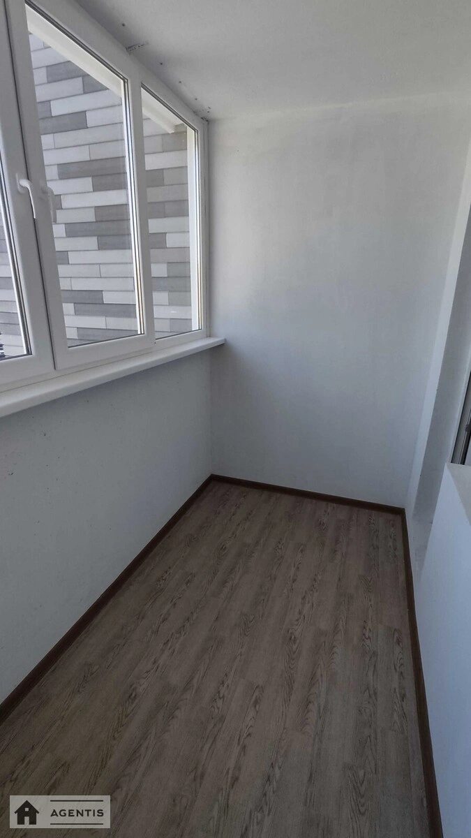 Сдам квартиру 1 комната, 48 m², 2 эт./24 этажа. 2, Коноплянская 2, Киев. 