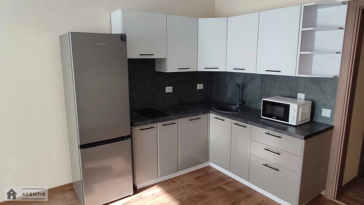 Сдам квартиру 1 комната, 48 m², 2 эт./24 этажа. 2, Коноплянская 2, Киев. 