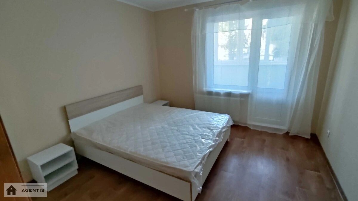 Сдам квартиру 1 комната, 48 m², 2 эт./24 этажа. 2, Коноплянская 2, Киев. 