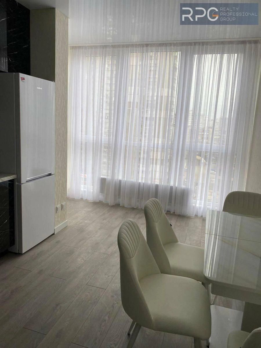 Apartment for rent 1 room, 45 m², 12th fl./26 floors. Revutckogo, Kyiv. 