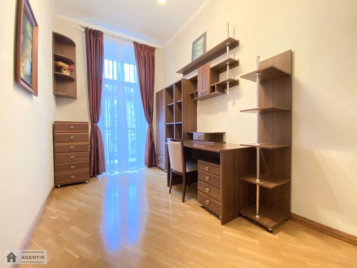 Apartment for rent 4 rooms, 100 m², 4th fl./6 floors. 3, Mykilsko-Botanichna 3, Kyiv. 