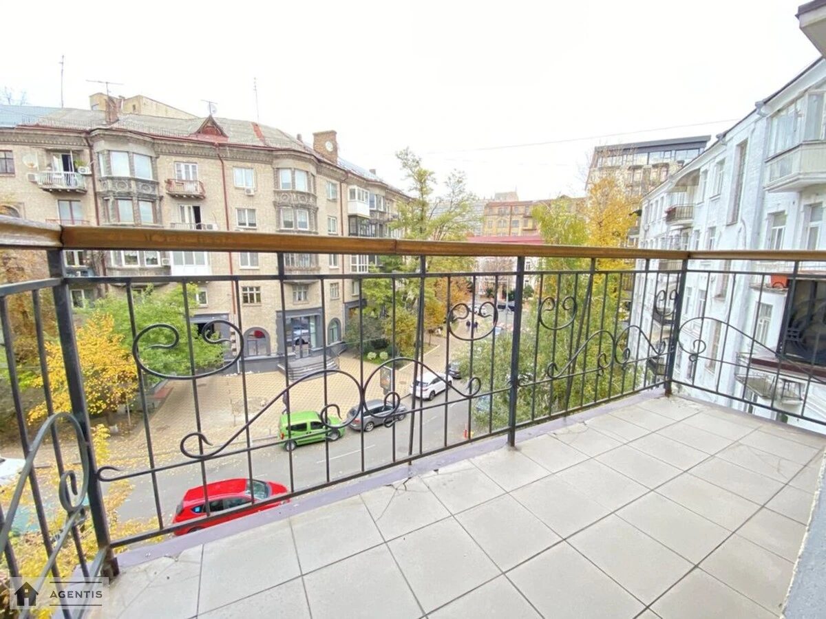 Apartment for rent 4 rooms, 100 m², 4th fl./6 floors. 3, Mykilsko-Botanichna 3, Kyiv. 