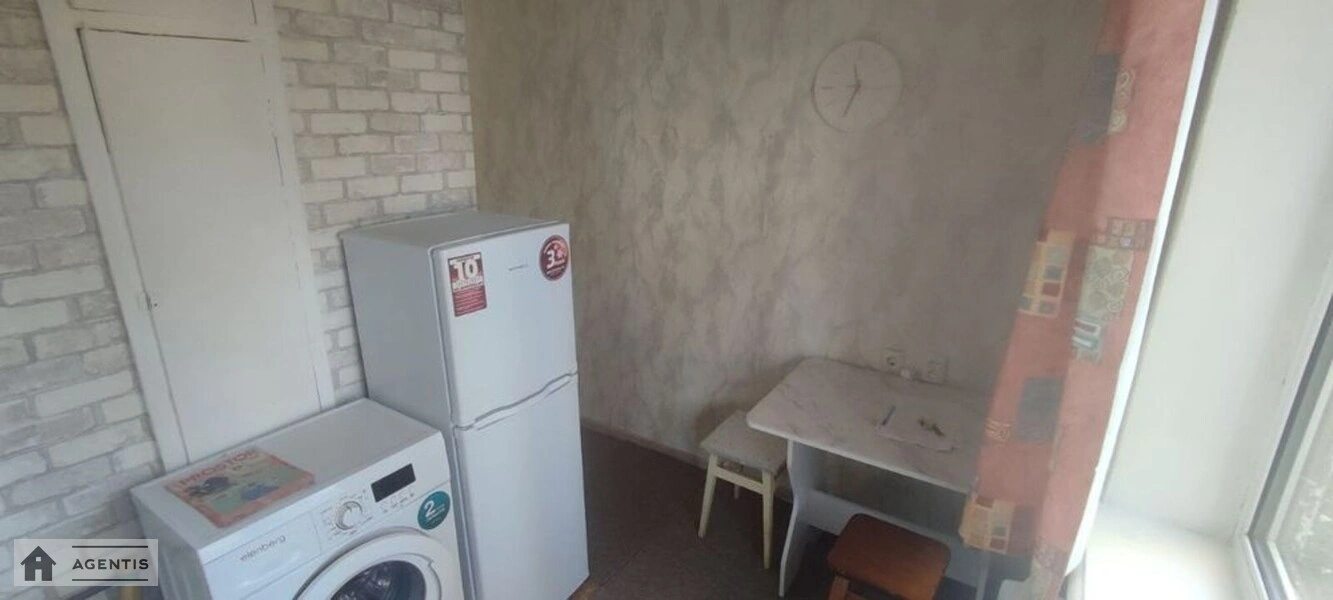 Здам квартиру 2 кімнати, 46 m², 1 пов./5 поверхів. 18, Івана Виговського вул. (Маршала Гречка), Київ. 