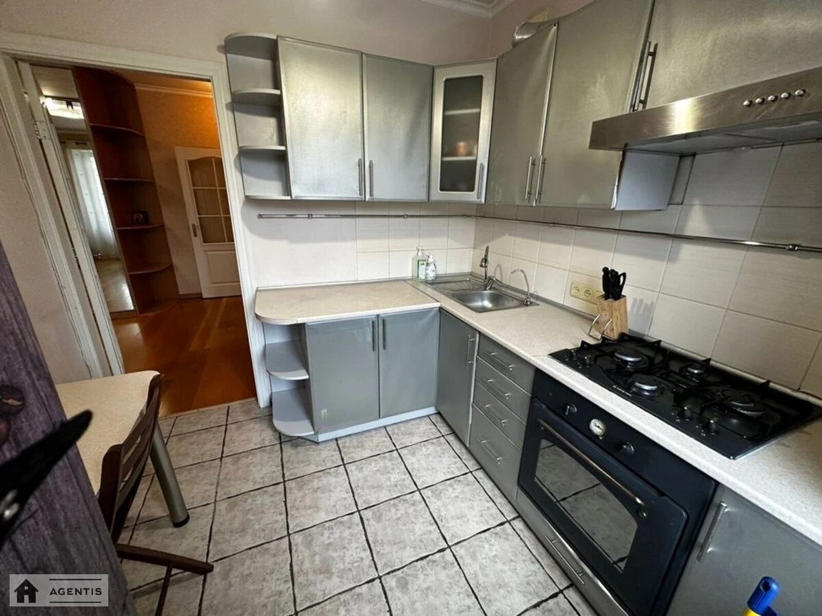 Apartment for rent 1 room, 35 m², 3rd fl./5 floors. 30, Lesi Ukrayinky 30, Kyiv. 