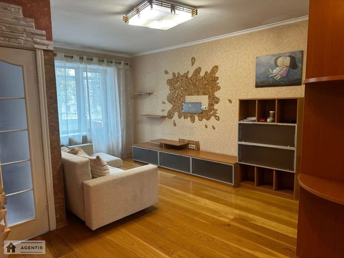 Apartment for rent 1 room, 35 m², 3rd fl./5 floors. 30, Lesi Ukrayinky 30, Kyiv. 