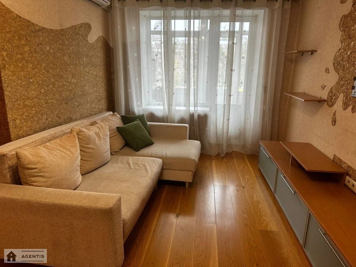 Apartment for rent 1 room, 35 m², 3rd fl./5 floors. 30, Lesi Ukrayinky 30, Kyiv. 