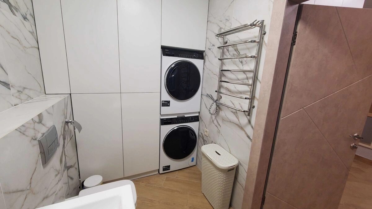 Здам квартиру 1 кімната, 44 m², 3 пов./24 поверхи. 40, Ревуцького 40, Київ. 