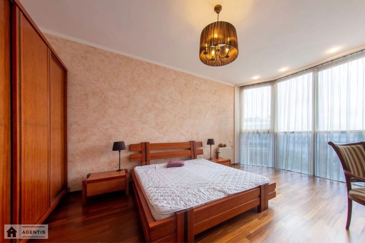 Сдам квартиру 3 комнаты, 95 m², 6 эт./9 этажей. 3, Кудрявский 3, Киев. 