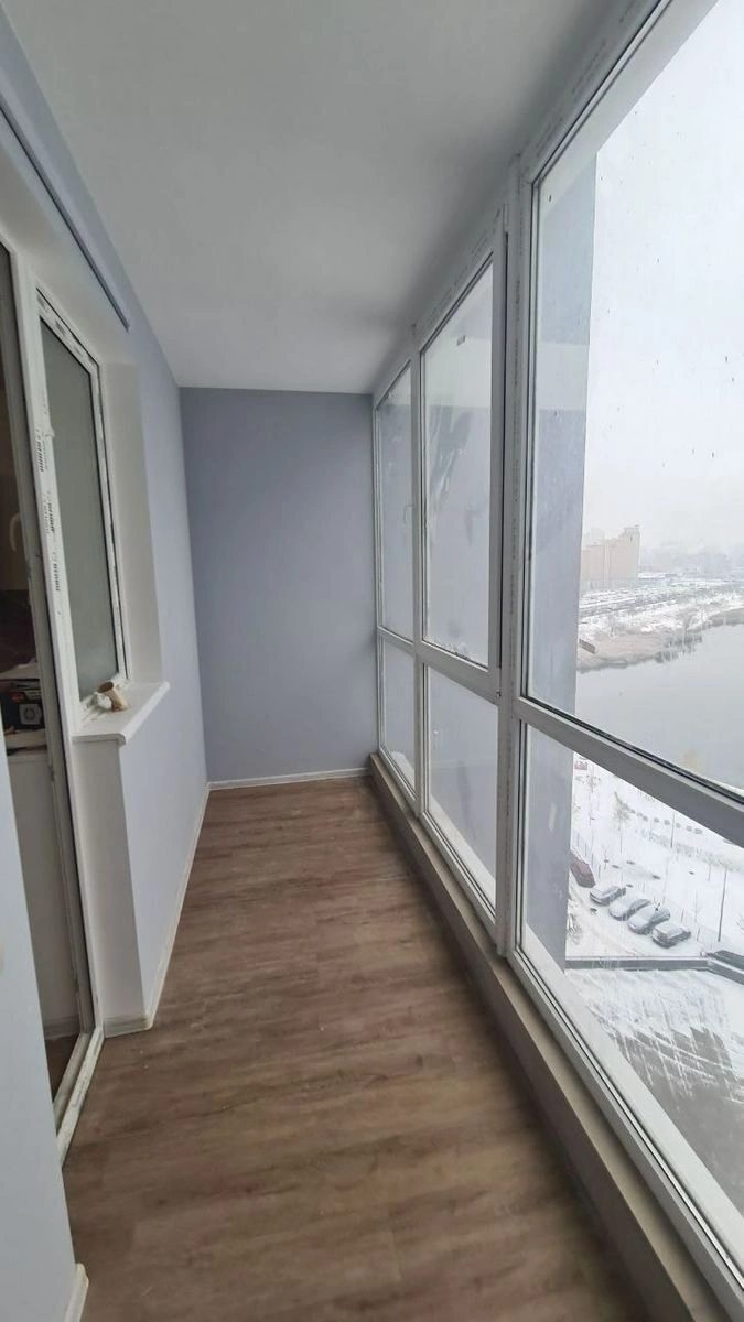 Сдам квартиру 3 комнаты, 70 m², 12 эт./25 этажей. 40, Ревуцкого 40, Киев. 