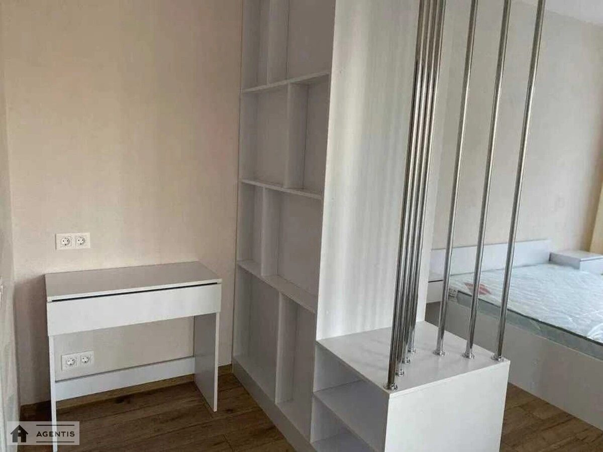 Сдам квартиру 2 комнаты, 69 m², 8 эт./25 этажей. 109, Антоновича вул. (Горького), Киев. 