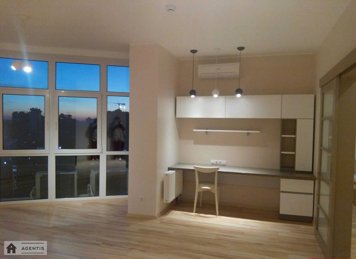 Сдам квартиру 2 комнаты, 76 m², 17 эт./23 этажа. 32, Глубочицкая 32, Киев. 