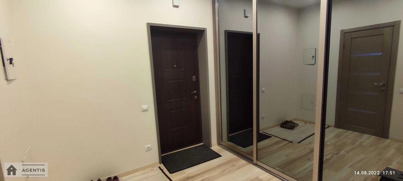 Сдам квартиру 2 комнаты, 76 m², 17 эт./23 этажа. 32, Глубочицкая 32, Киев. 