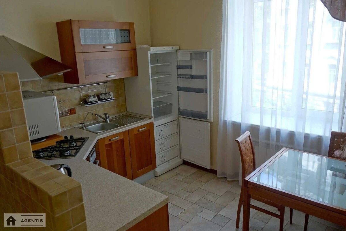 Apartment for rent 2 rooms, 64 m², 2nd fl./9 floors. 25, Hreschatyk 25, Kyiv. 