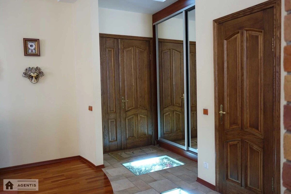 Apartment for rent 2 rooms, 64 m², 2nd fl./9 floors. 25, Hreschatyk 25, Kyiv. 