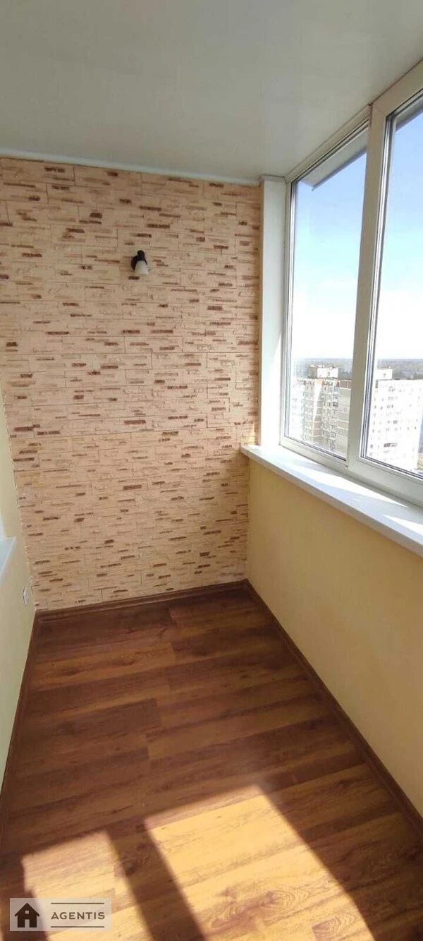 Apartment for rent 3 rooms, 87 m², 16th fl./16 floors. 58, Volodymyra Ivasyuka prosp. Heroyiv Stalinhrada, Kyiv. 