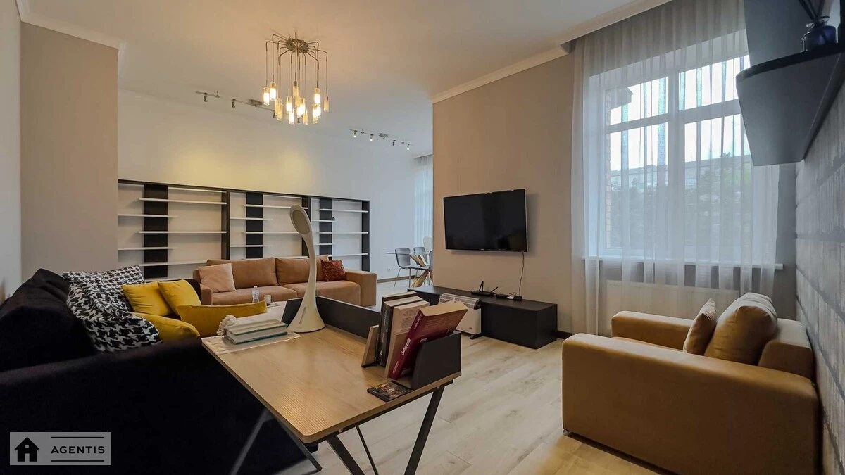 Apartment for rent 3 rooms, 120 m², 4th fl./14 floors. 66, Dmytrivska 66, Kyiv. 