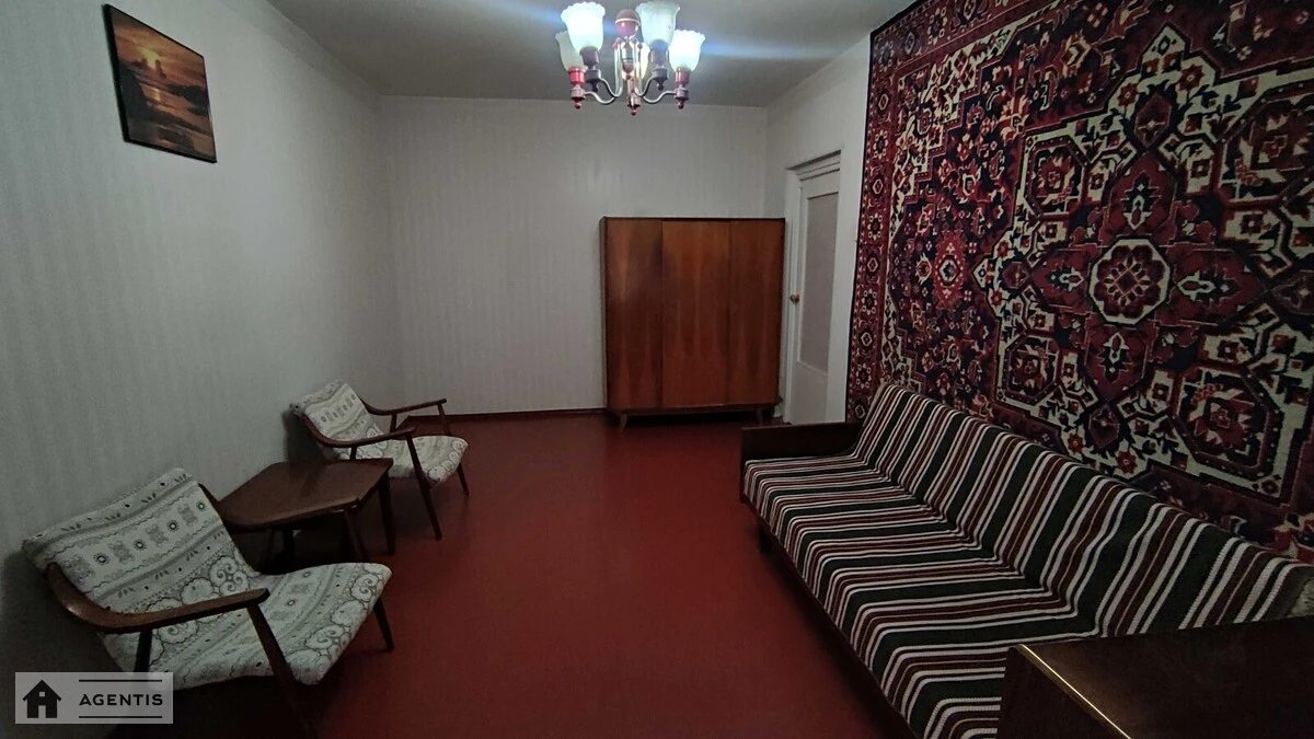 Сдам квартиру 2 комнаты, 56 m², 9 эт./16 этажей. 4, Червоної Калини просп. (Володимира Маяковського), Киев. 