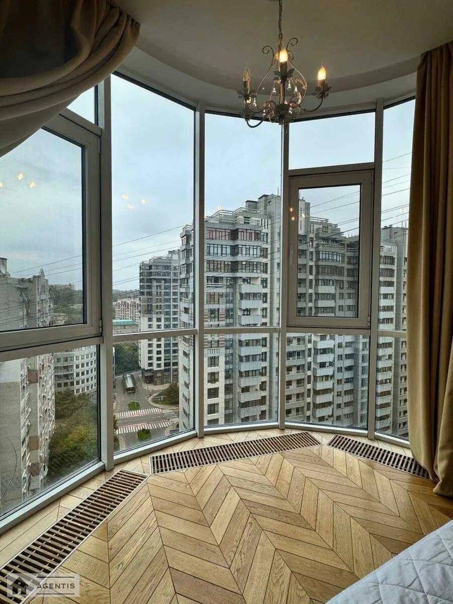 Apartment for rent 2 rooms, 70 m², 12th fl./22 floors. Dragomanova, Kyiv. 