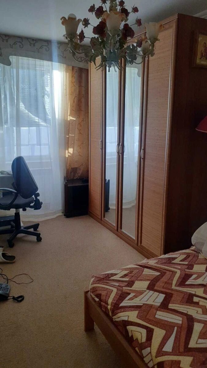 Apartment for rent 1 room, 69 m², 13th fl./16 floors. Obolonskyy rayon, Kyiv. 