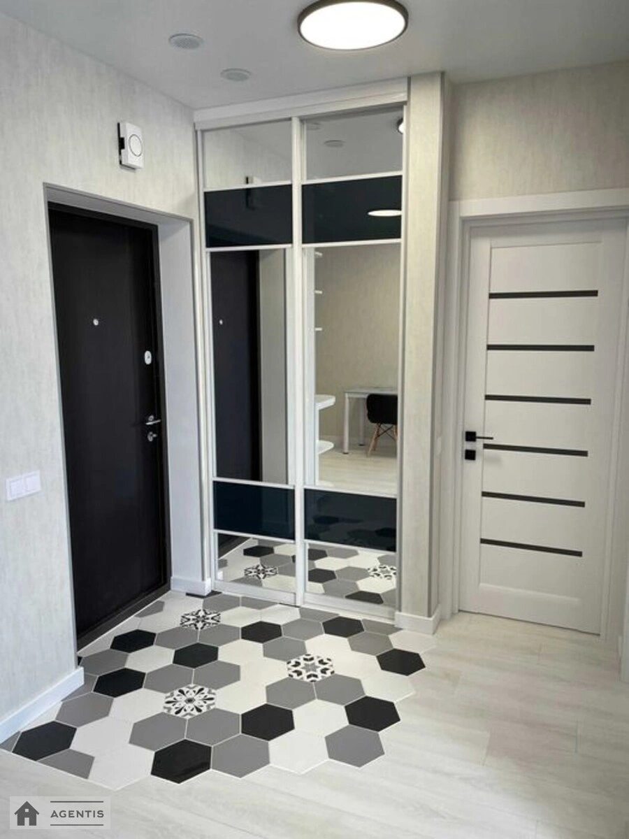 Apartment for rent 1 room, 42 m², 15th fl./25 floors. Dniprovs'ka embankment, Kyiv. 