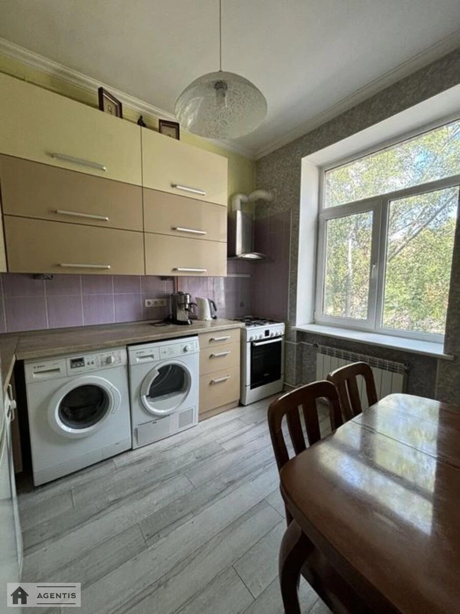 Apartment for rent 1 room, 40 m², 3rd fl./5 floors. 15, Vasylkivska 15, Kyiv. 