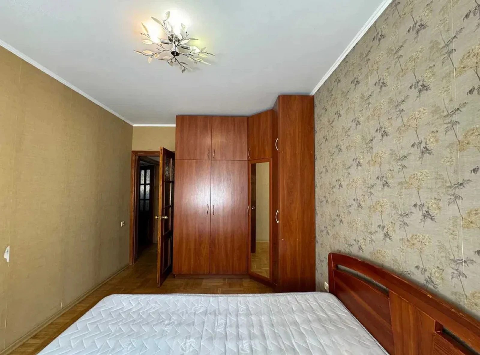 Apartments for sale 3 rooms, 71 m², 2nd fl./10 floors. 5, Koroleva Akademyka , Odesa. 