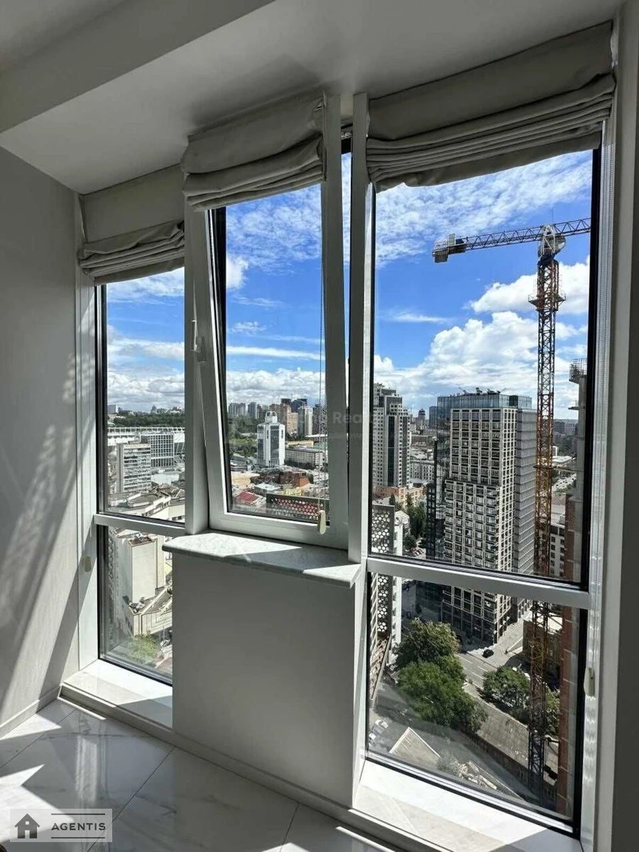 Сдам квартиру 2 комнаты, 61 m², 21 эт./26 этажей. 37, Саксаганского 37, Киев. 