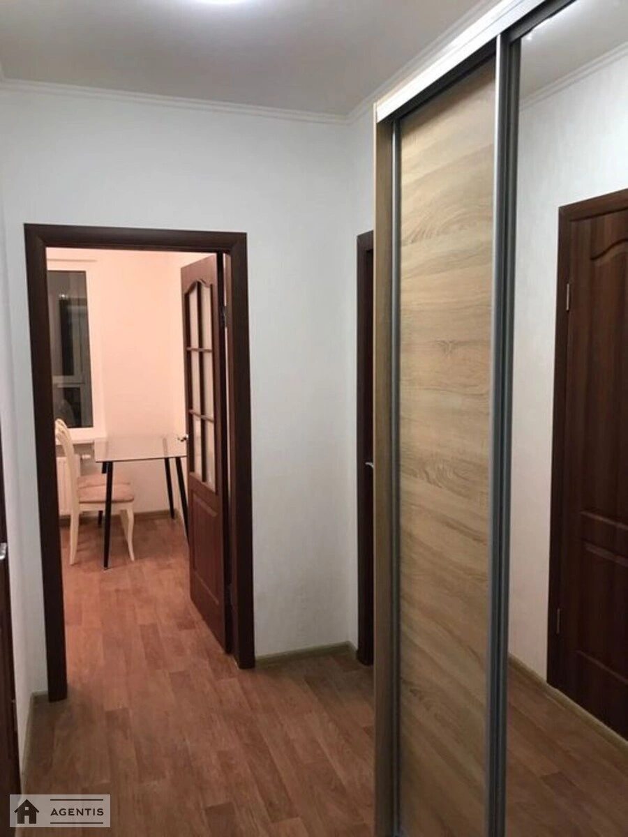 Здам квартиру 1 кімната, 40 m², 20 пов./25 поверхів. 7, Софії Русової вул., Київ. 