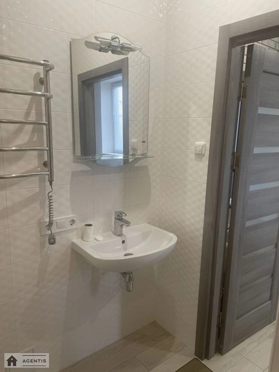 Здам квартиру 2 кімнати, 33 m², 3 пов./7 поверхів. Якуба Коласа, Київ. 