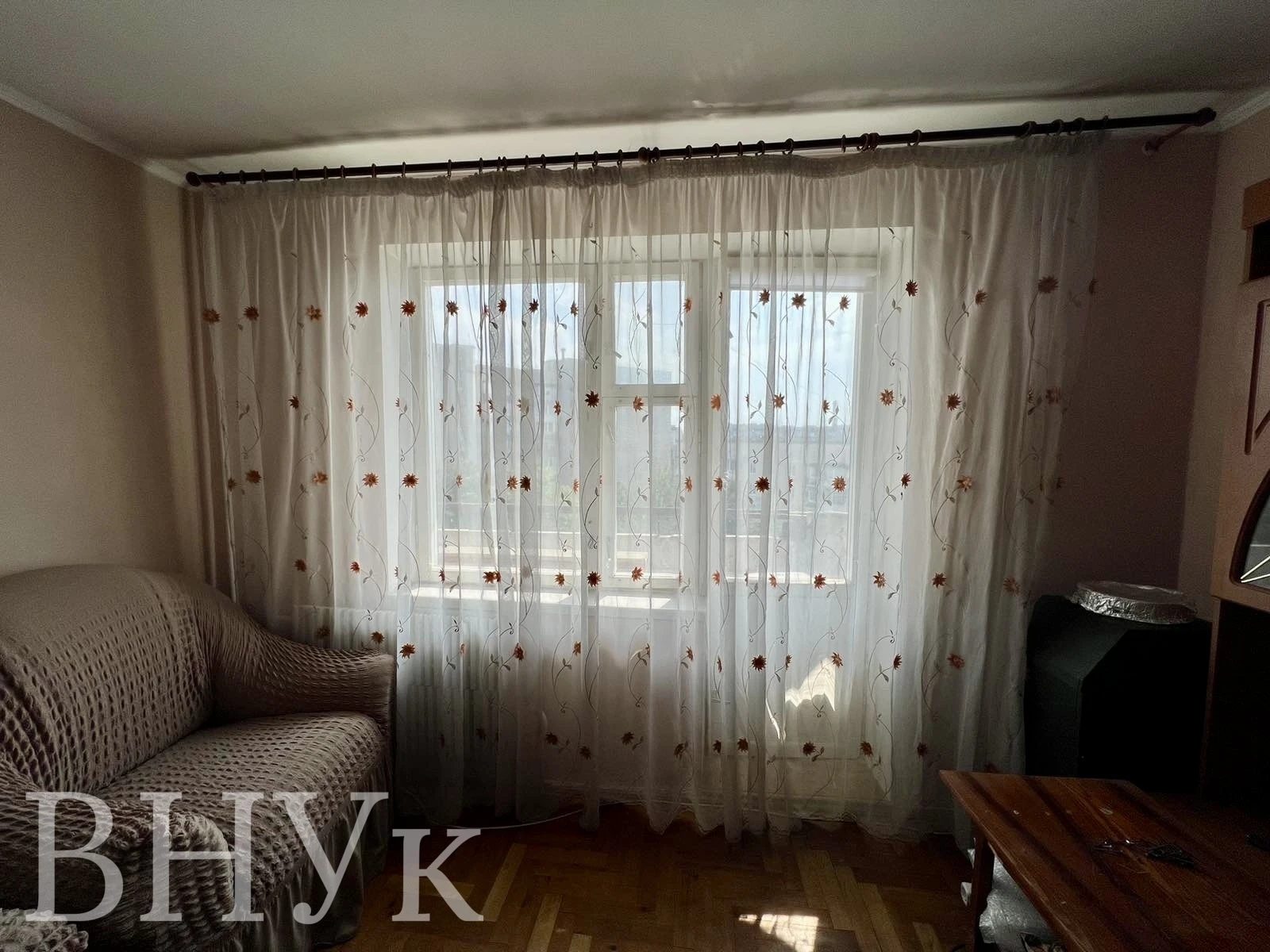 Продаж квартири 4 кімнати, 83 m², 5 пов./9 поверхів. Симоненка В. вул., Тернопіль. 