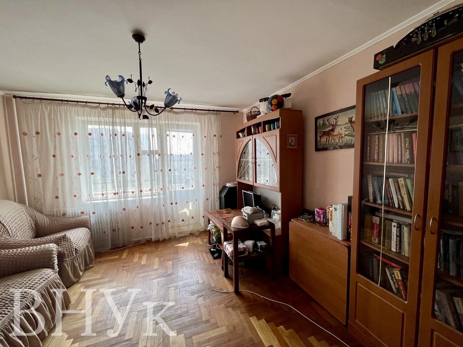 Продаж квартири 4 кімнати, 83 m², 5 пов./9 поверхів. Симоненка В. вул., Тернопіль. 