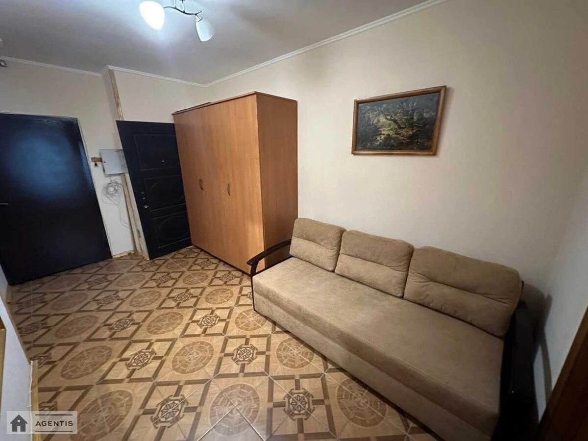 Сдам квартиру 1 комната, 63 m², 4 эт./25 этажей. 10, Воскресенський просп. Перова, Киев. 